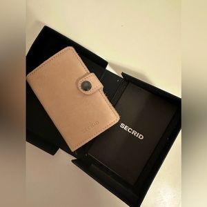 SECRID Cardholder/Wallet